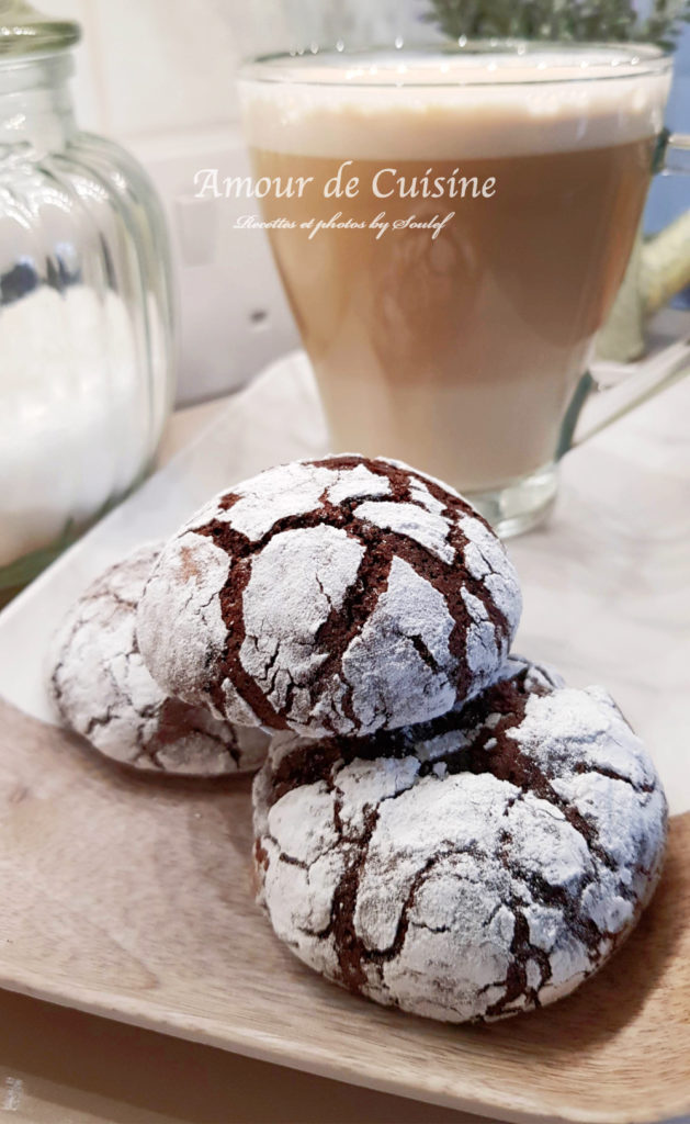 Easy Chocolate Crinkle Cookies