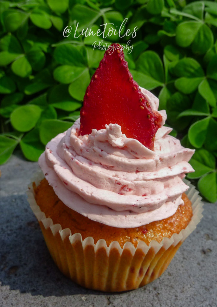 Strawberry cupcakes with swiss meringue buttercream frosting