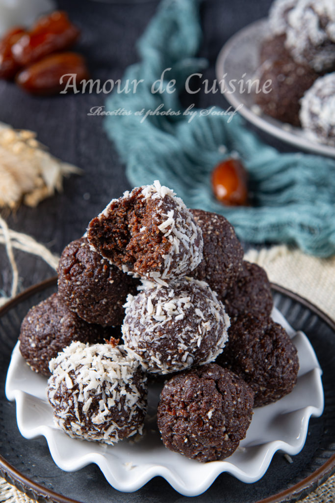 Date and almond energy balls