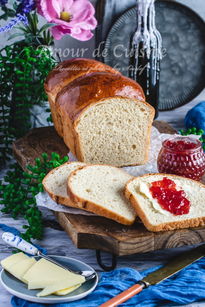 Easy Soft Sandwich Bread in a Loaf Pan