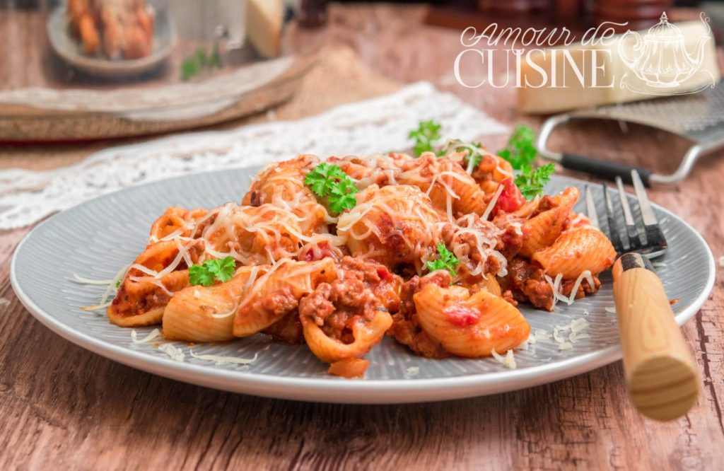 one pot tomato and beef pasta